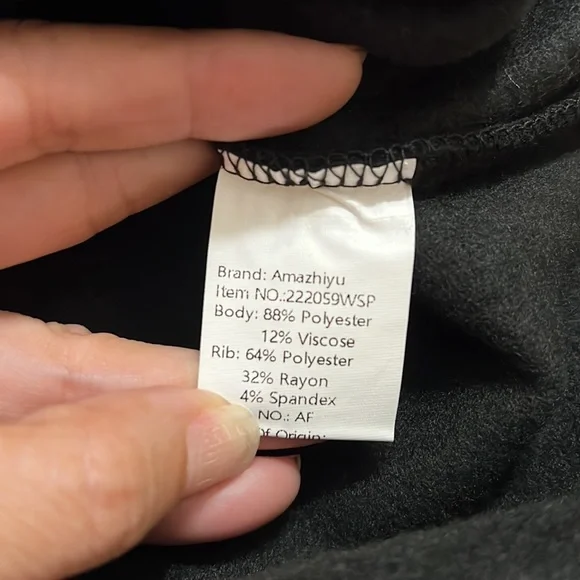 Amazhiyu Women's Cropped Hoodie - Picture 5 of 9